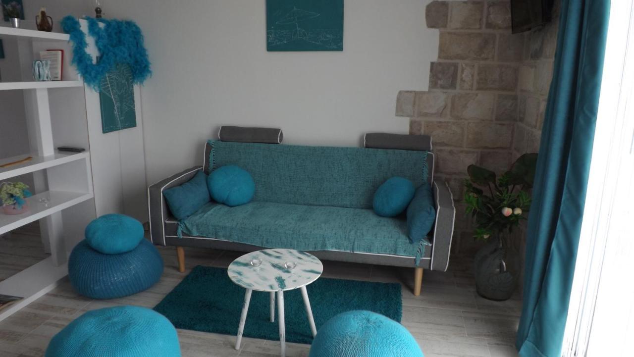Lustica Apartments Eksteriør bilde