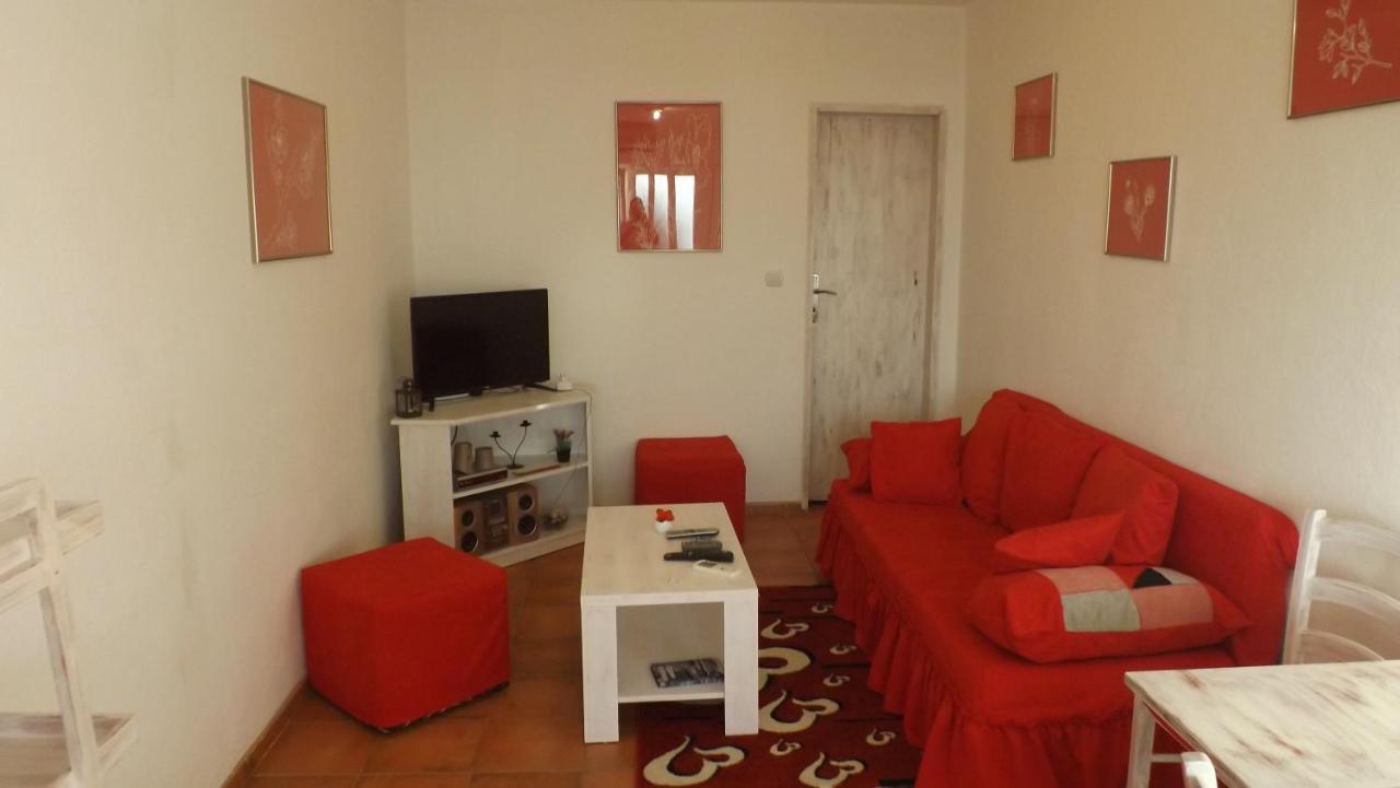 Lustica Apartments Eksteriør bilde