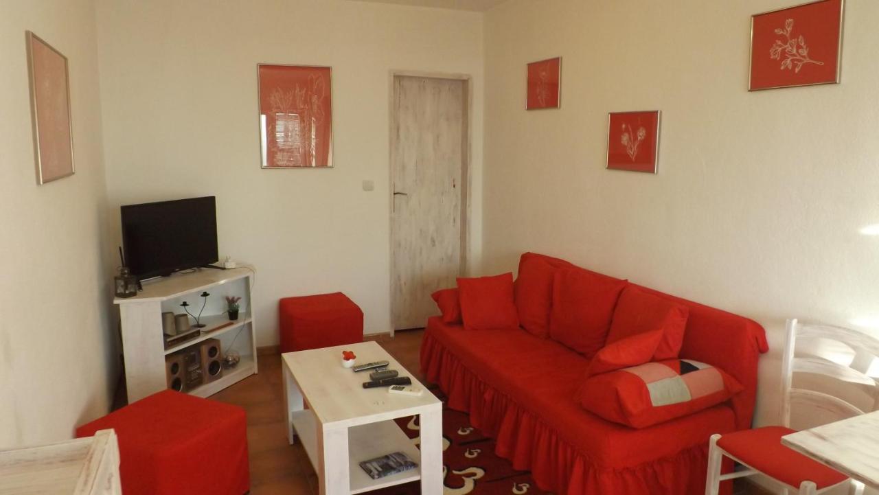 Lustica Apartments Eksteriør bilde
