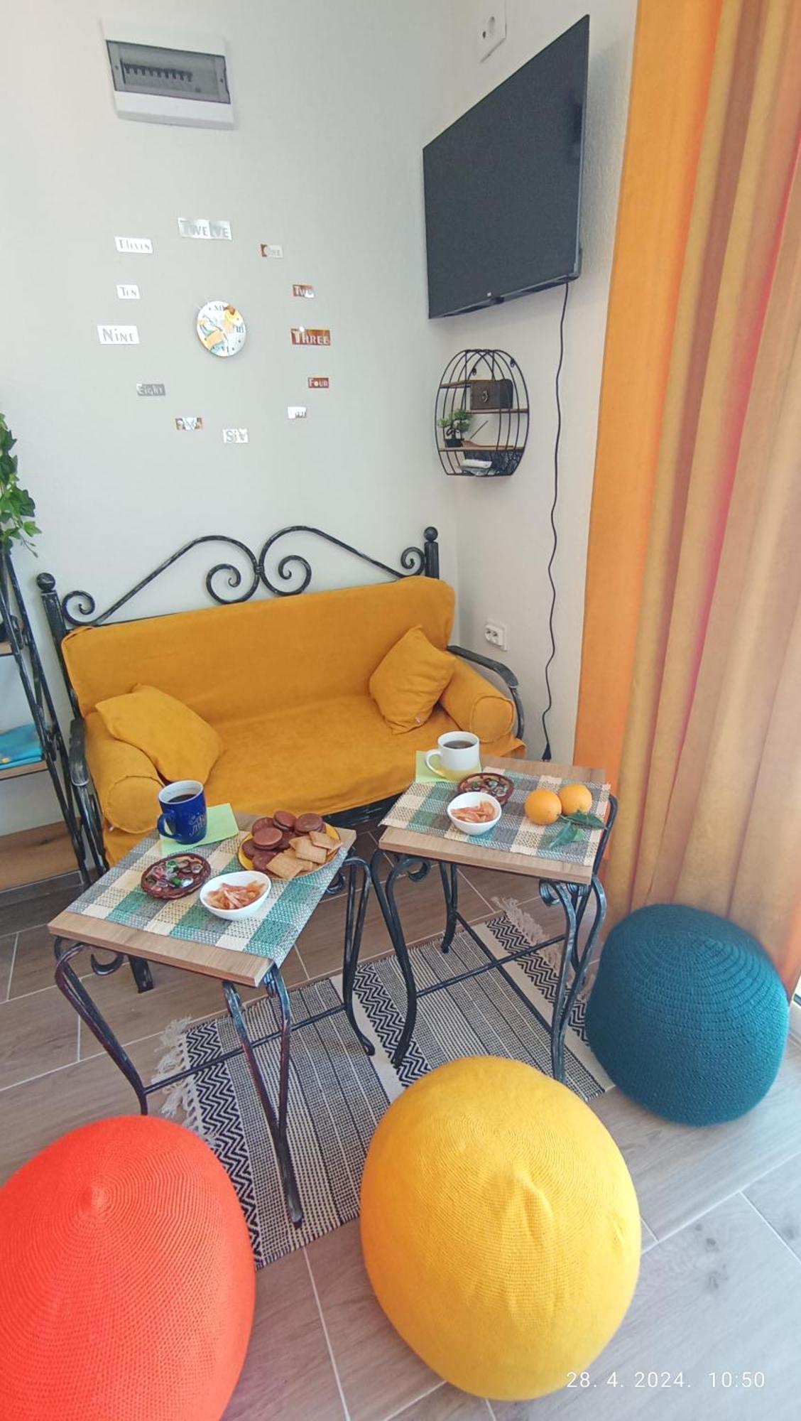 Lustica Apartments Eksteriør bilde